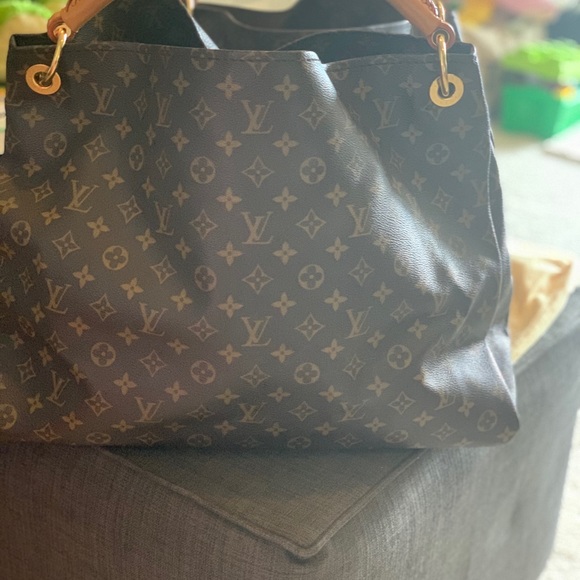 Louis Vuitton Artsy MM & GM - Picture 3 of 3